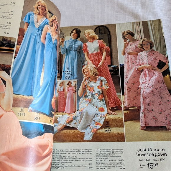 Eaton's 1975 Fall and Winter and 1976 Spring And Summer Catalogues Retro Fashon - Picture 9 of 16